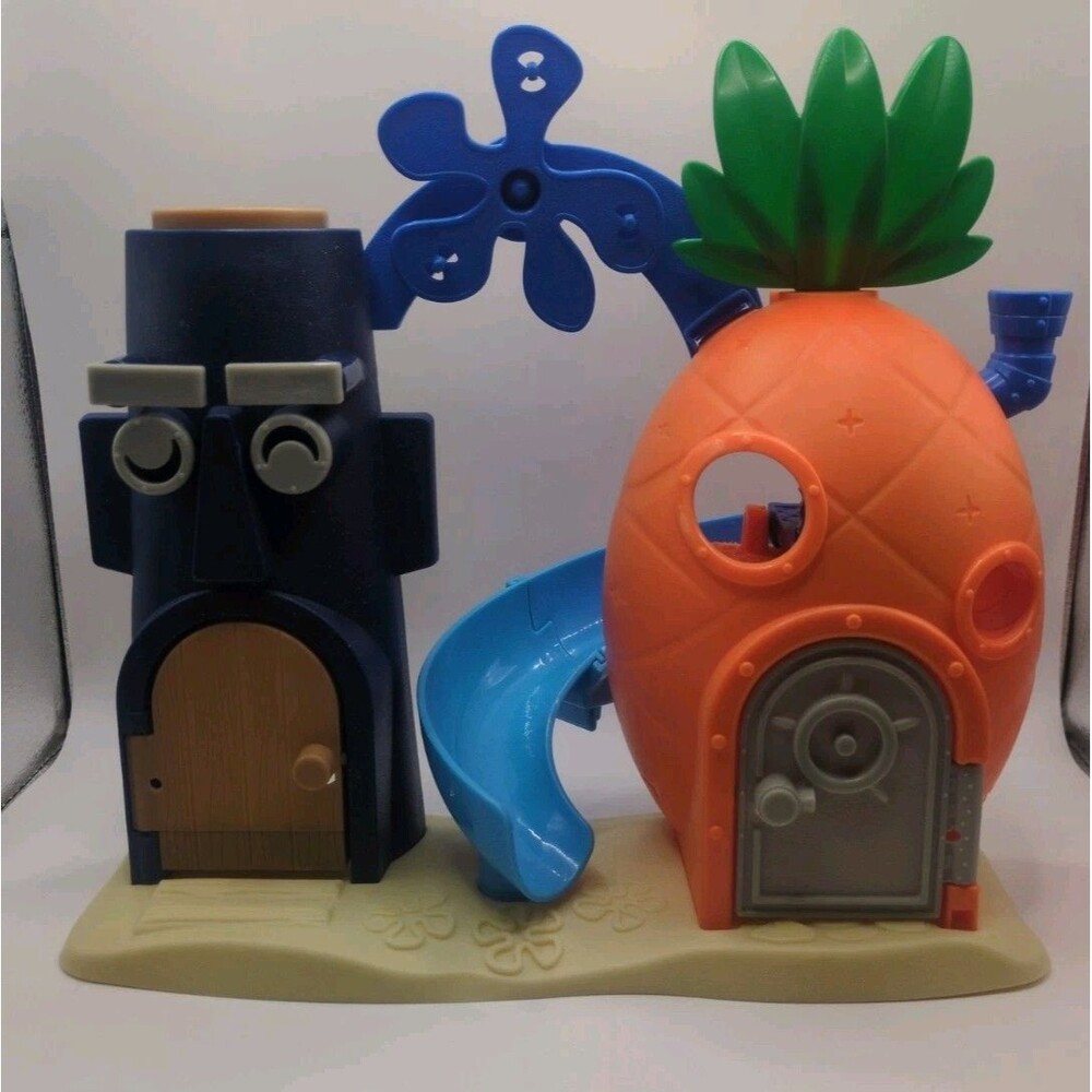 Bikini Bottom SpongeBob Squarepants Playset Pineapple & Tiki House